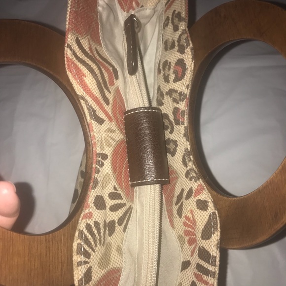 Relic Handbag - Picture 3 of 8